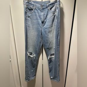 BRAND NEW American Eagle Ripped Cool Class Mom Jeans